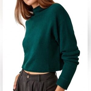 Reformation cropped cashmere sweater L